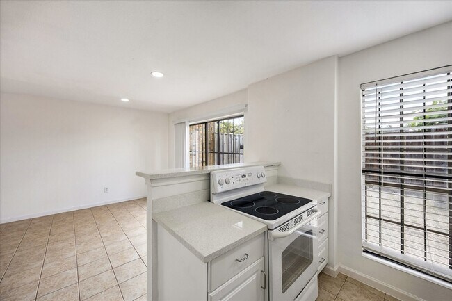 Building Photo - 6645 Wanda Ln
