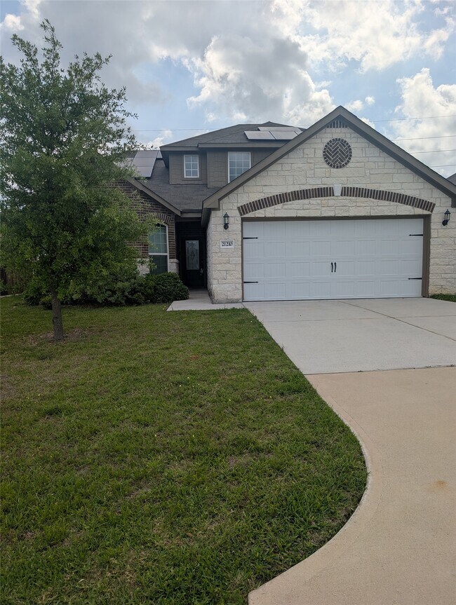 Building Photo - 21210 Echo Manor Dr