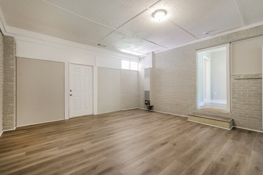 Building Photo - 731 Parker St