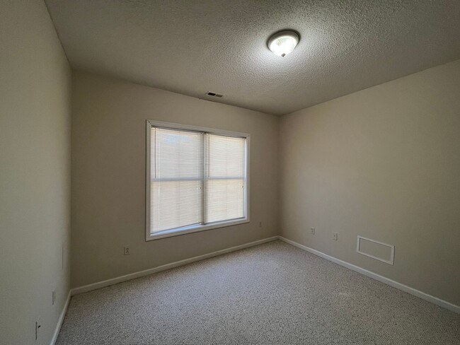 Building Photo - Beaver Creek Condo Enjoy Living at it's Fi...