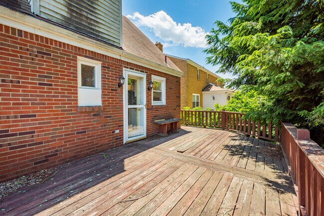 Deck - 132 Sheldon Ave