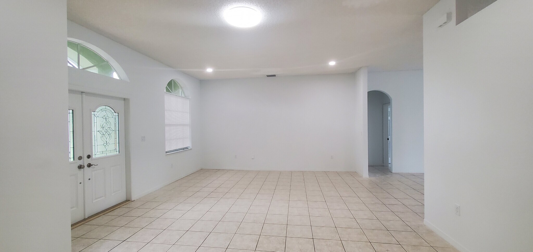 Building Photo - 420 SE 23rd Ln