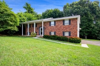 Building Photo - Knoxville 37934 - Split-level Home with 4 Bedrooms, 2 Baths & a 2-car garage. Call Lisa Vineyard ...