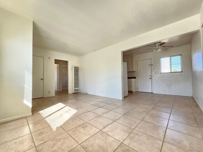 Building Photo - Comfortable Home For rent