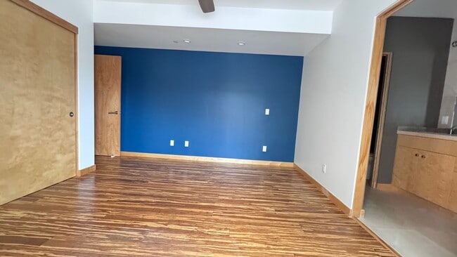 Building Photo - Stunning Townhome in the heart of Encinitas