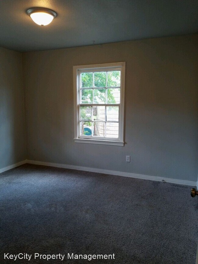 Building Photo - 3 br, 1 bath House - 1433 N Mockingbird Ln