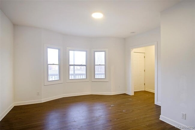 Building Photo - 6123 Commonwealth St