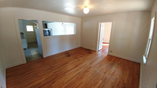 Building Photo - Cute Home With Large Yard