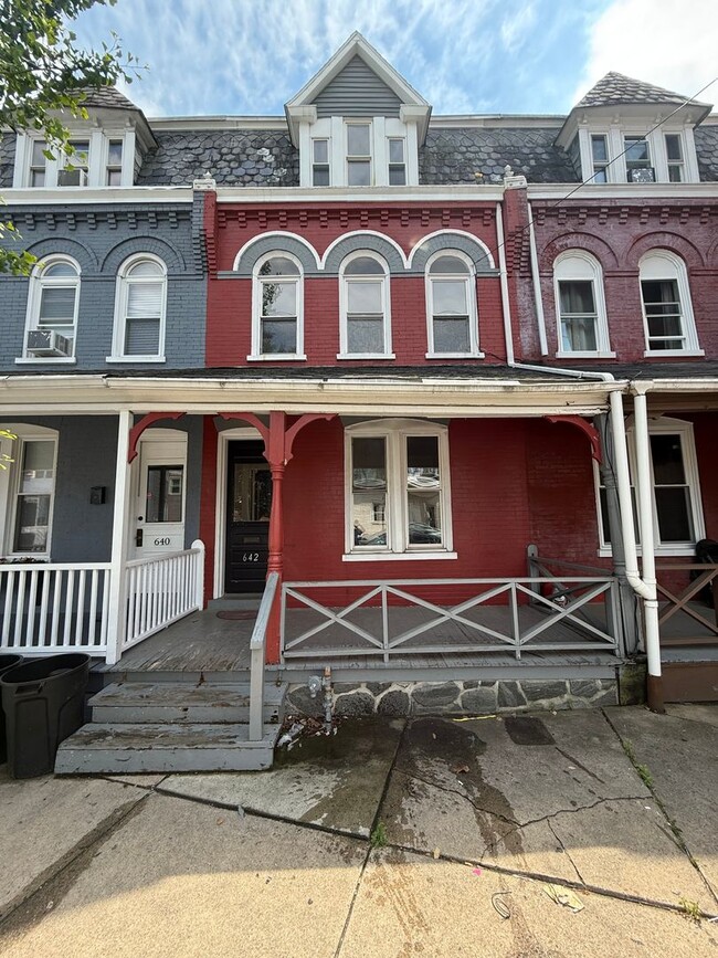 Primary Photo - 642 Marietta Ave