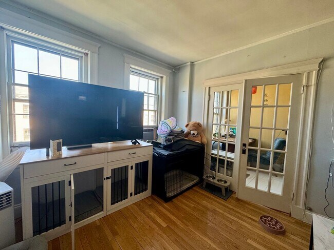 Building Photo - Spacious Cambridge 1 Bed
