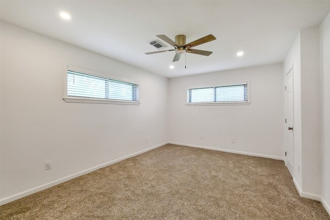 Building Photo - 3605 Longherridge Dr