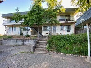 Building Photo - 17 Raggio Rd