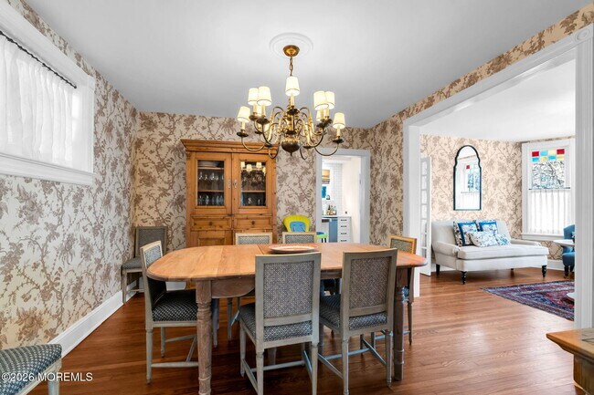 Building Photo - 62 Webb Ave