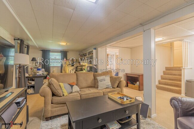 Building Photo - 73 Montclair Dr