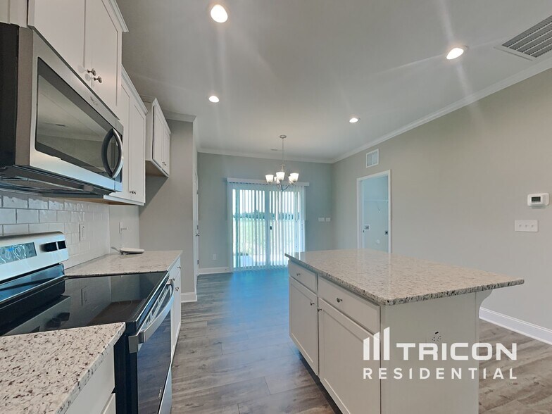 Building Photo - 49 Fish Whistle Ct