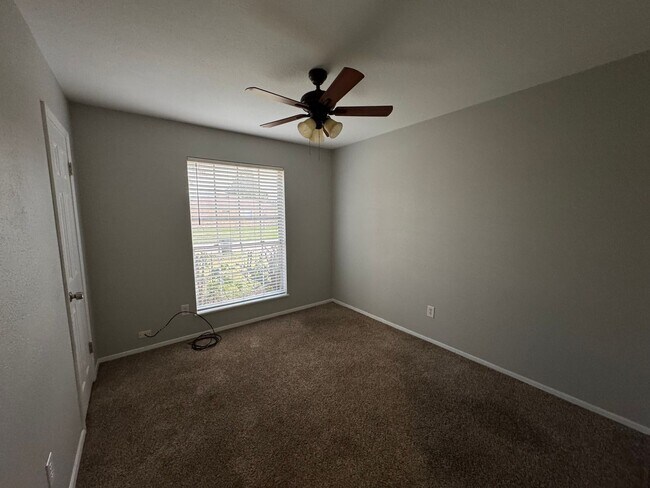 Building Photo - Beautiful 4 bedroom home in Bossier