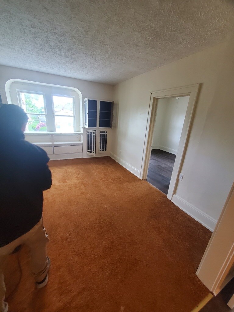 Building Photo - 370 Cole Ave