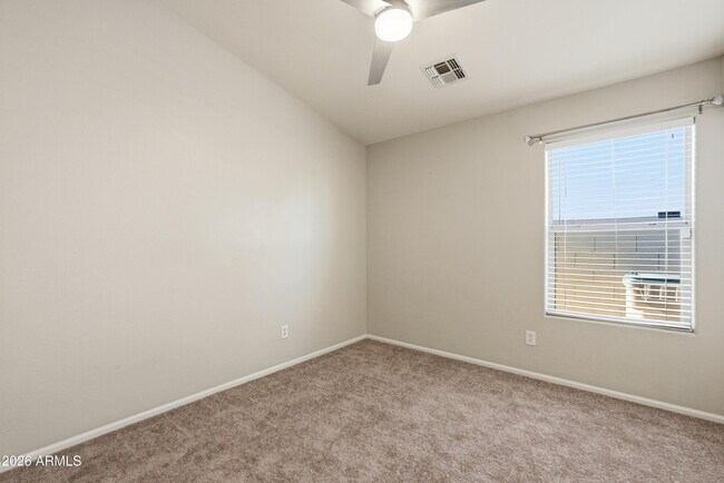 Building Photo - 40381 W Robbins Dr