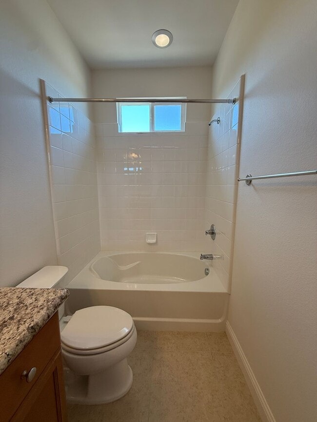 Building Photo - Beautiful Newer Rice Ranch Single Story Ho...