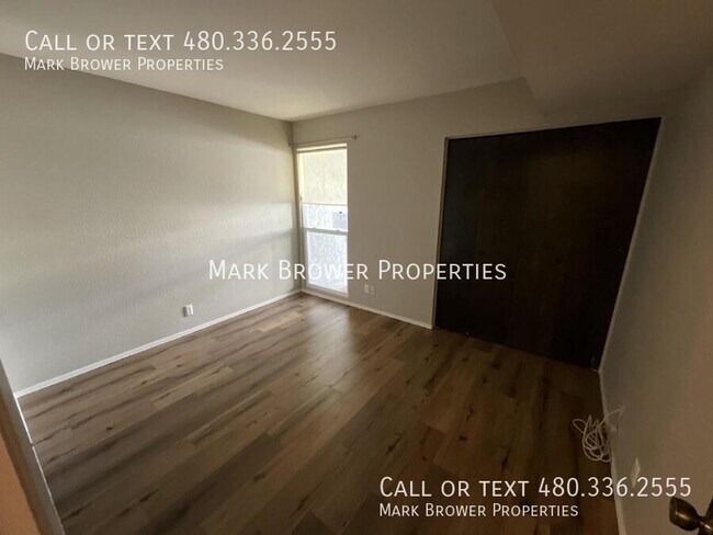 Building Photo - 3229 S Fairfield Dr