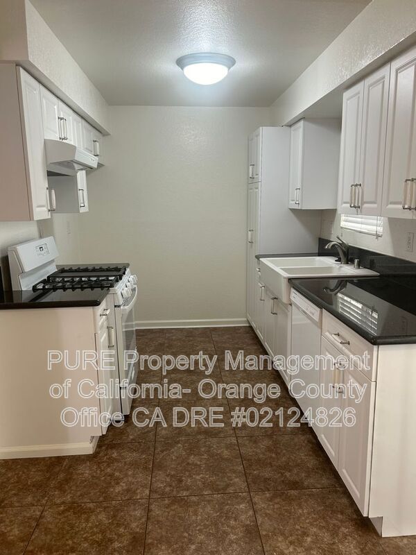 Building Photo - 208 19th St