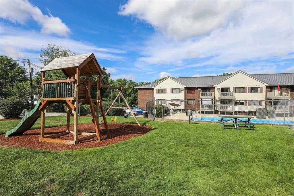 Building Photo - 31 Andrew St