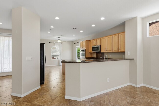 Building Photo - 2148 Shadow Canyon Dr