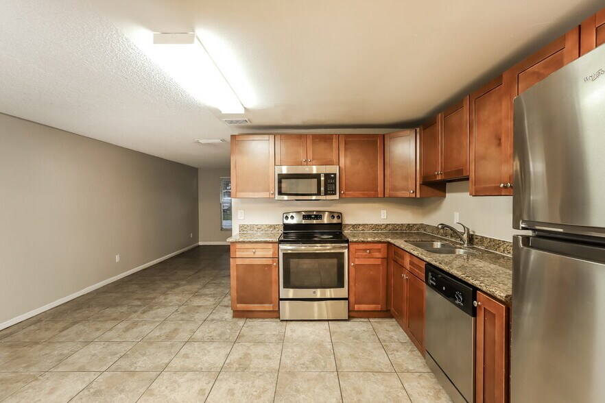 Building Photo - 3511 Breezewood Dr