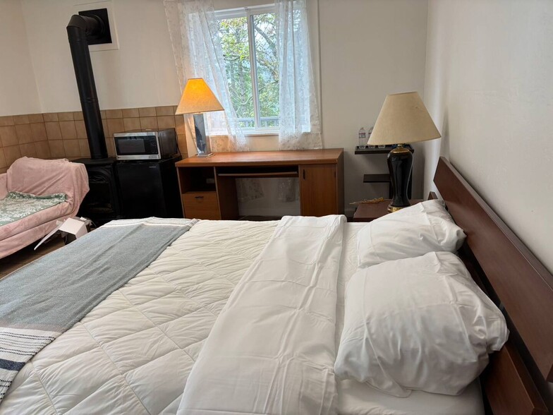 Building Photo - 20301 Bear Creek Rd