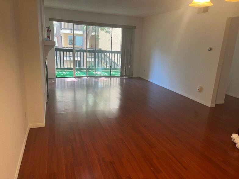 Building Photo - 5120 Raintree Cir