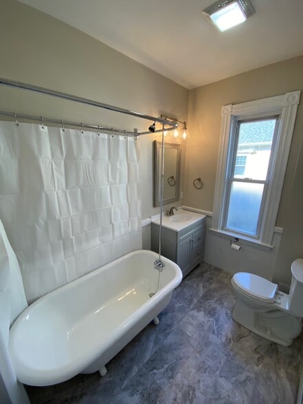 Building Photo - 19 Whitman Ave