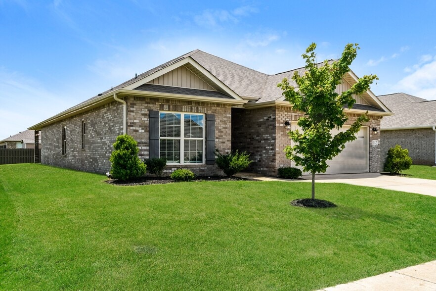 Building Photo - 189 Cherry Laurel Dr