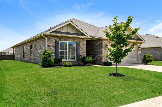 Building Photo - 182 Cherry Laurel Dr