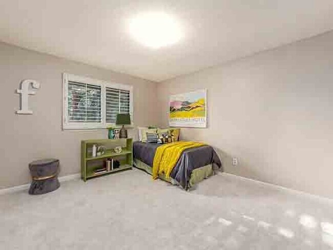 Building Photo - Gorgeous 3 Bedroom in Desired Park West Community