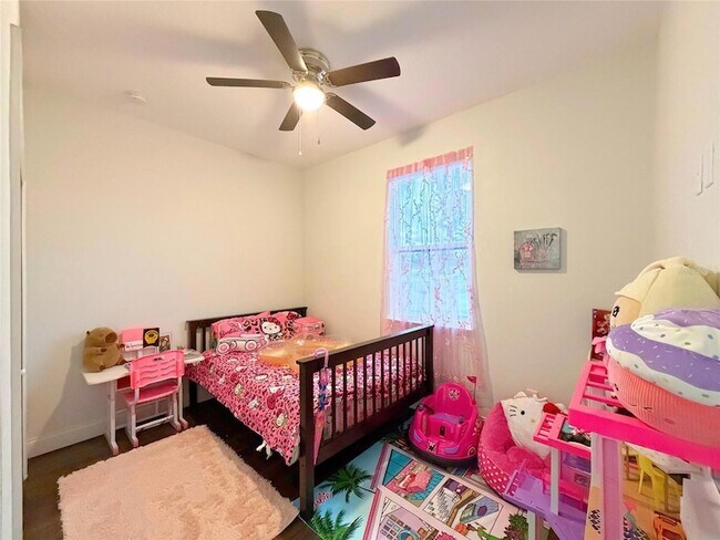 Building Photo - 2324 SW 168th Loop