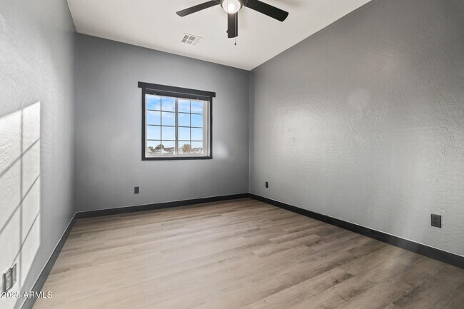 Building Photo - 12672 W Osborn Rd