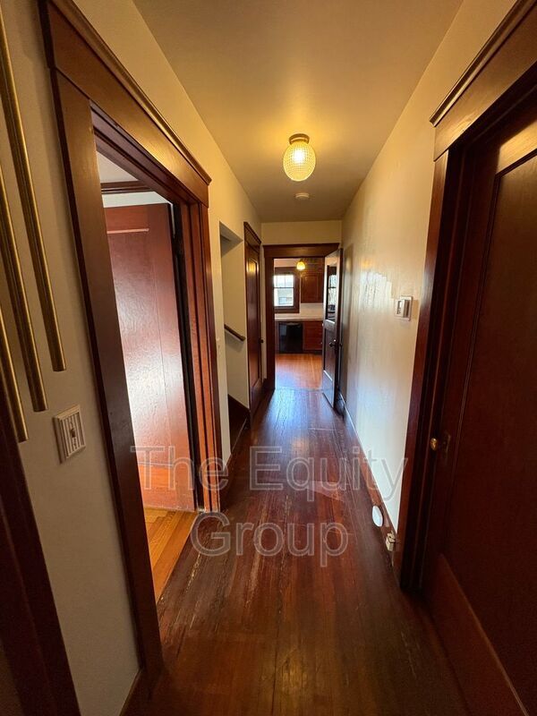 Building Photo - 820 S Court St