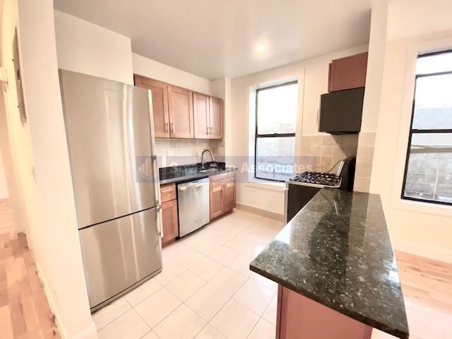 Building Photo - 260 Convent Ave