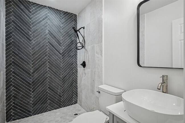 Building Photo - 9946 Kilarney Dr