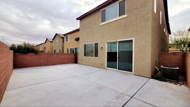 Building Photo - 8518 Genesee Ct