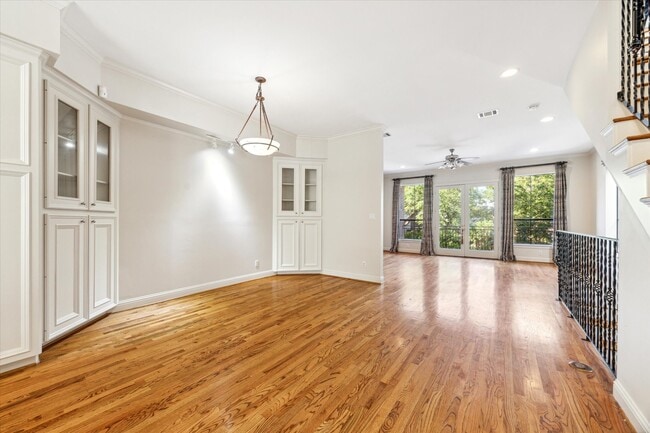 Building Photo - 1231 W Pierce St