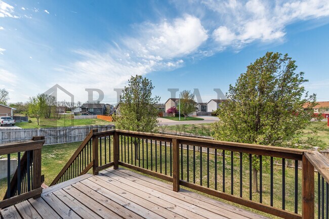 Building Photo - 5911 Hartford Dr