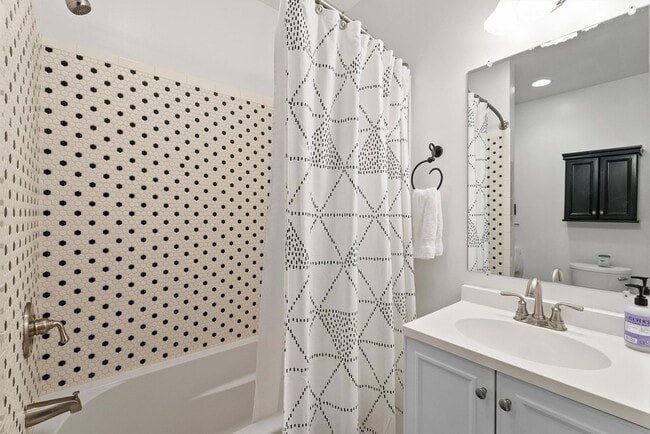 Building Photo - 3369 Preston Shore Dr
