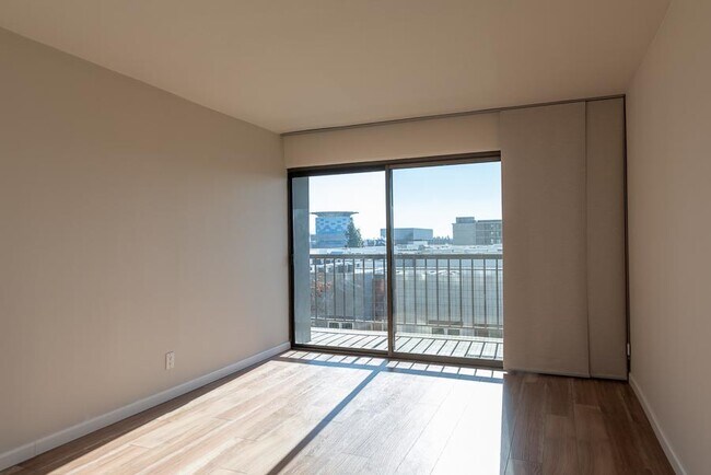 Bedroom 1 on a sunny, winter day - 500 N St