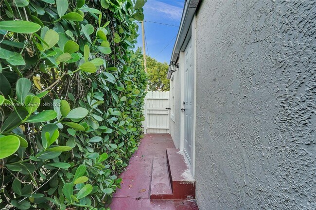 Building Photo - 4718 NW 15th Ave