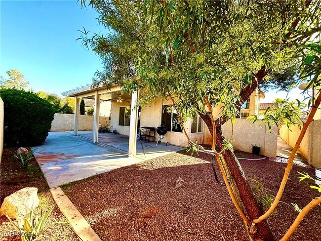 Building Photo - 8436 Orchard Ridge Ave