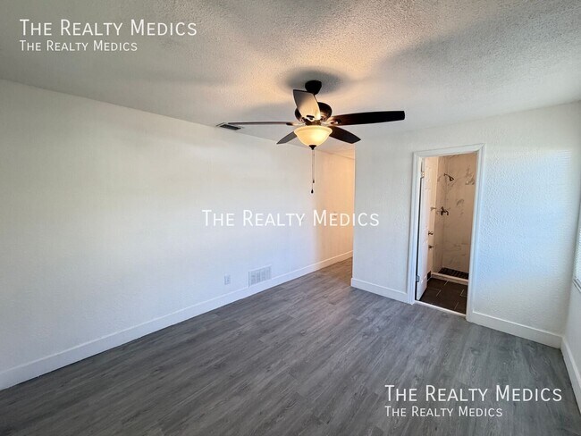 Building Photo - 1718 Palmer Ln