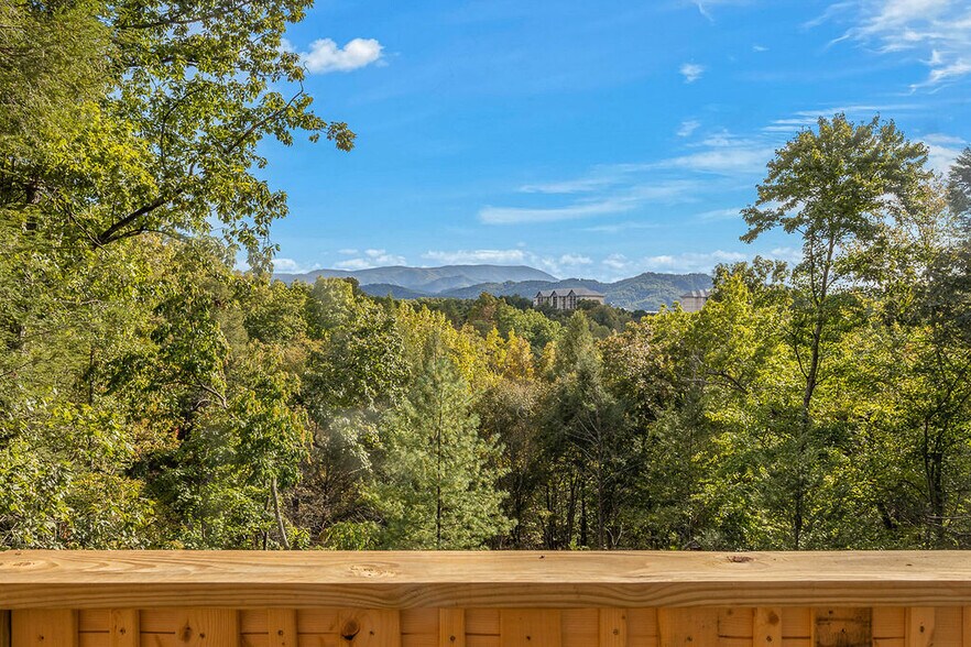 Building Photo - 2417 Sylvan Glen Way