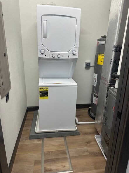 Includes washer and dryer. - 210 S Main St