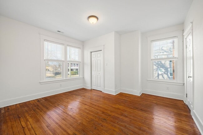 Building Photo - Spacious Corner-Lot Home on Carolina Ave